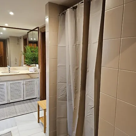 7 Bedrooms 别墅 *
